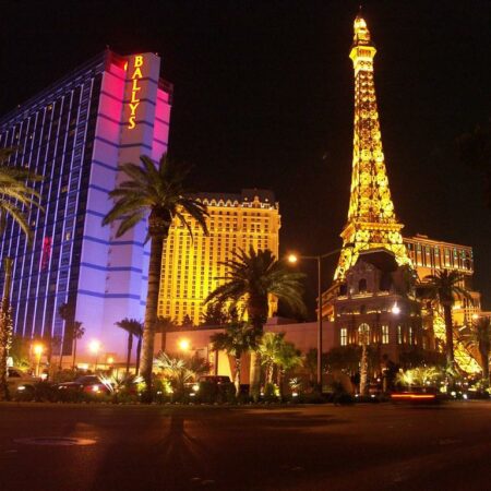 Aretacija tatov v hotelu Paris opozarja na varnost med turnirjem WSOP