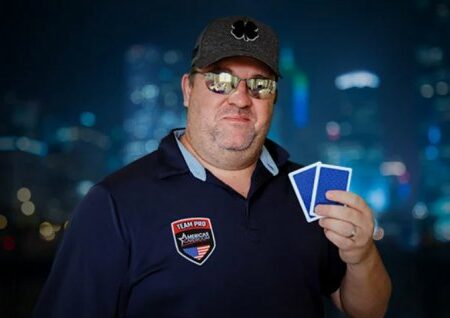 Chris Moneymaker odpira svoj poker room