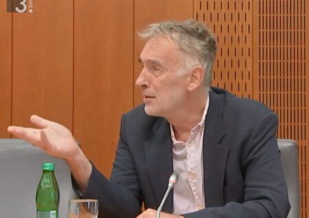 Jonas Žnidaršič pokeraško začinil svoj prvi politični javni nastop