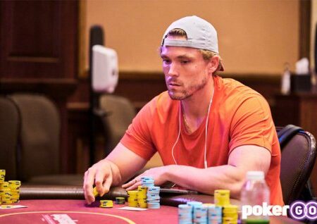 Alex Foxen vodilni na $250.000 Super High Roller finalki