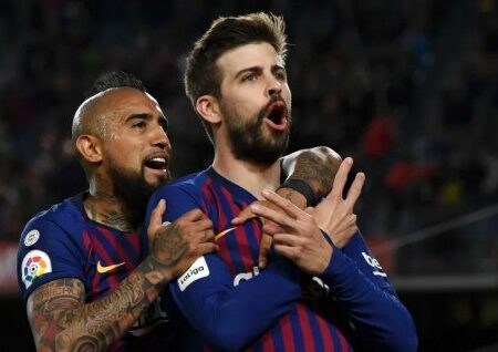 Zvezdnika Barcelone Gerard Pique in Arturo Vidal do 500.000 € nagrad na poker turnirju
