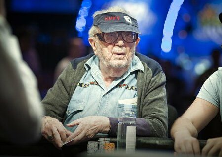 Umrl izumitelj kamere na poker mizah Henry Orenstein