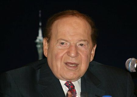 V 88. letu starosti je umrl Sheldon Adelson, največji nasprotnik online pokra